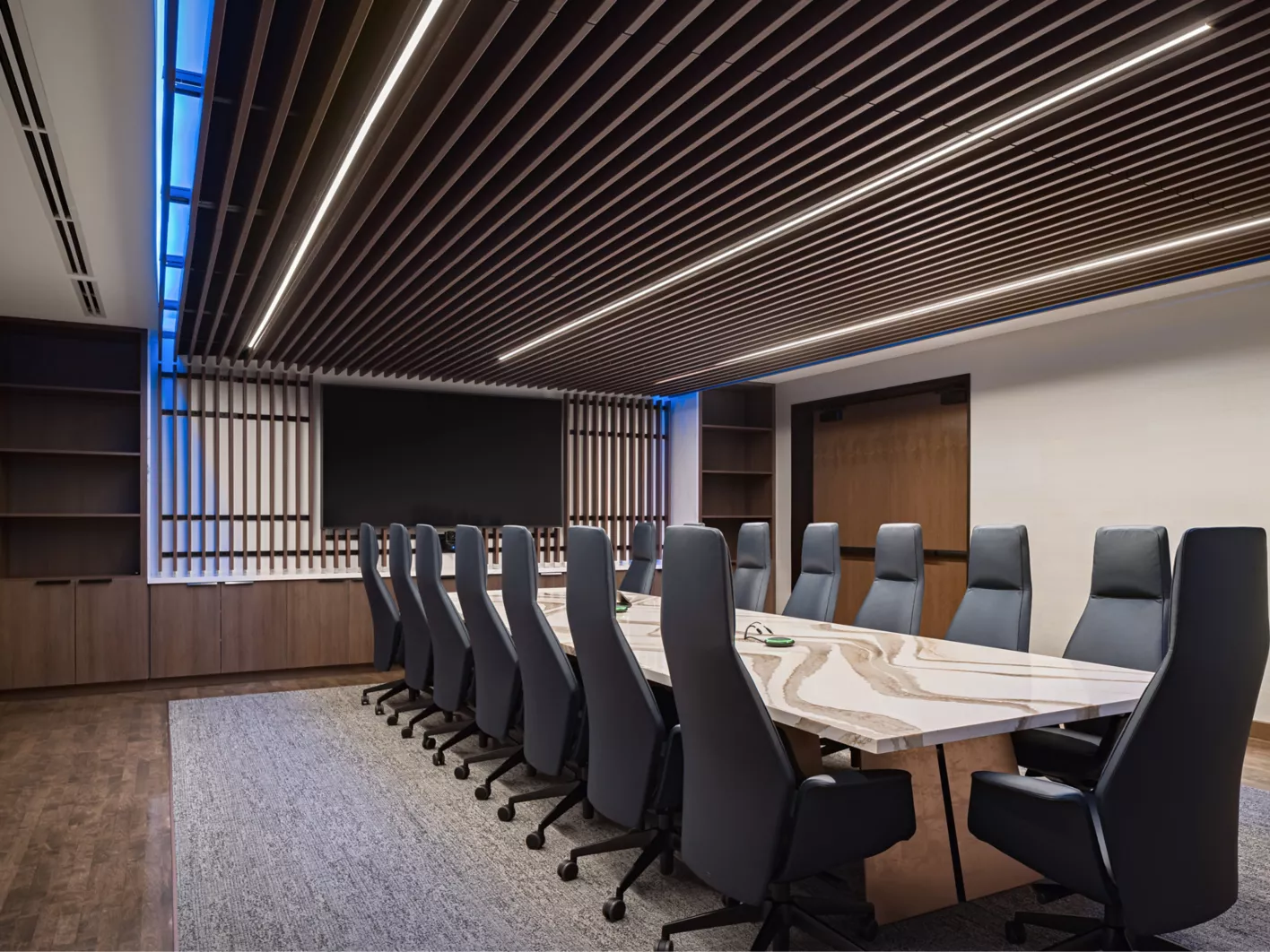 USG Ceilings Plus® Barz® Open Plenum Modular Acoustical Baffles, Architect: Adaptive Architects and DLR Group, Photo: © Jason Roehner