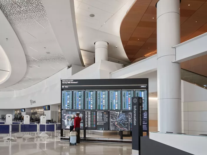 USG Ceilings Plus® Illusions® Metal Panel System, Finish: Sarante® - Custom & Blanco Mat®  High LRV Paint, Architect: Gensler, Photo: Fungi Media, © USG Interiors, LLC