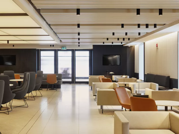 via-rail-business-lounge-ottawa-paraline-1.jpg