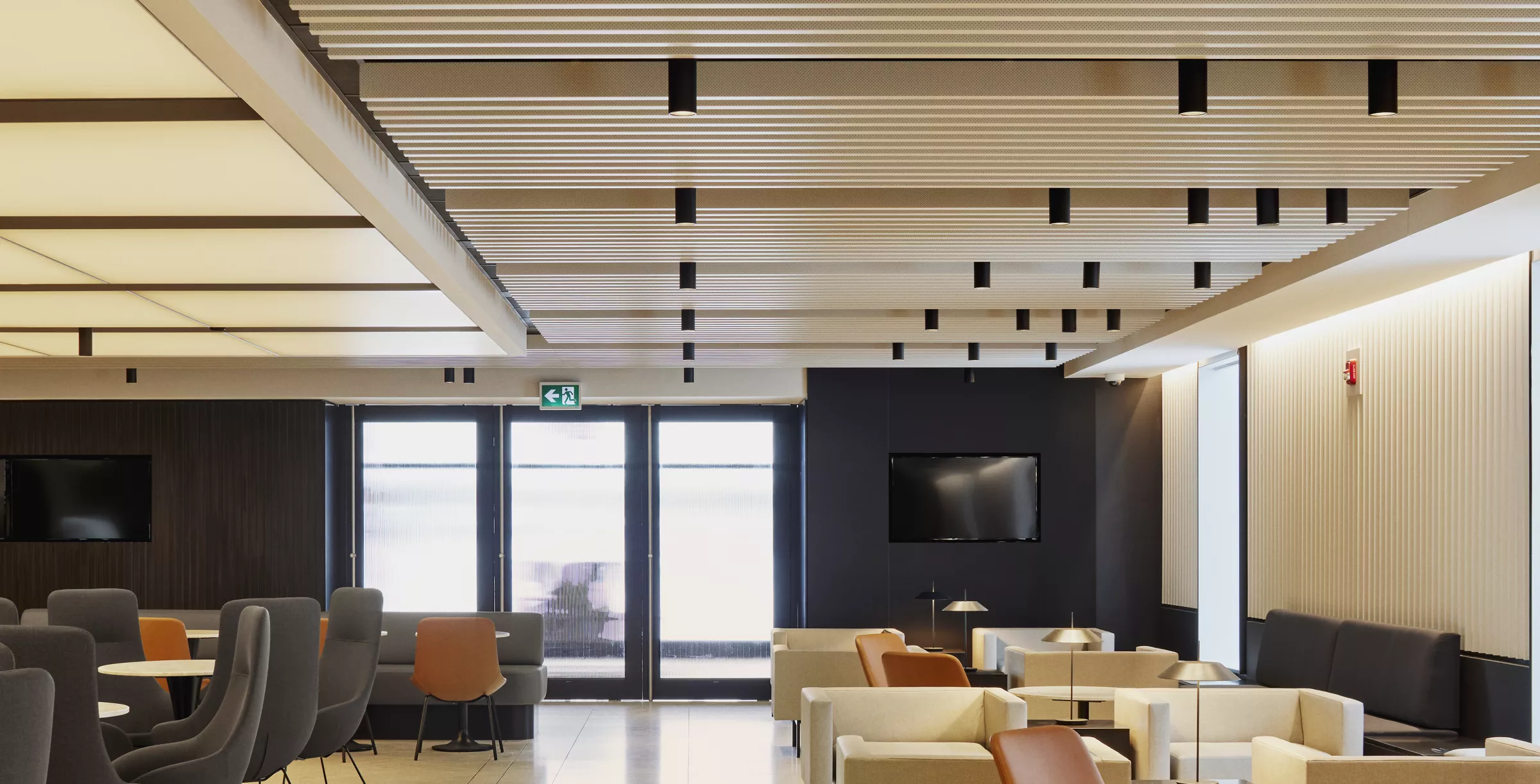 via-rail-business-lounge-ottawa-paraline-1.jpg