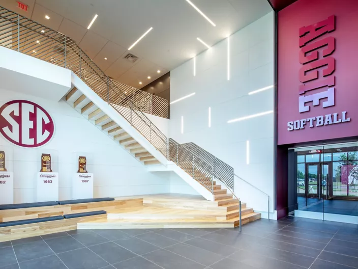 USG Ceilings Plus® Wallforms™ | Finish: Blanco Mat® | Architect: Gensler, Photo: ©Christy Radecic