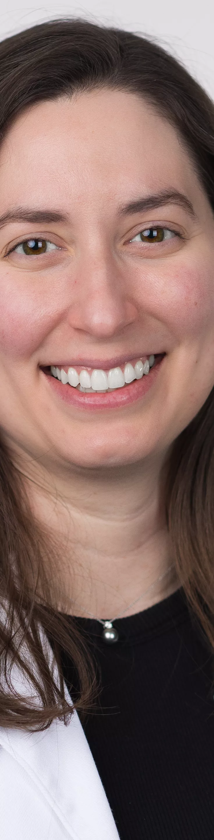 Headshot of Rachel Mis