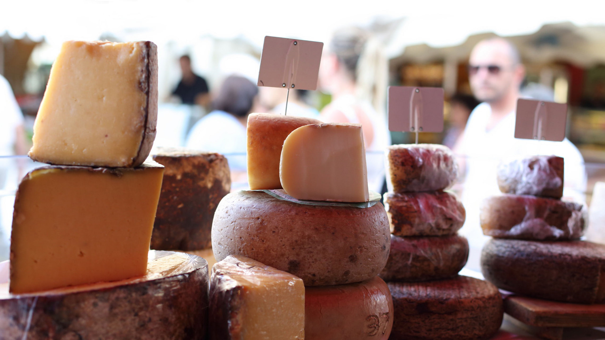 Chateaux, Rivers & Wine