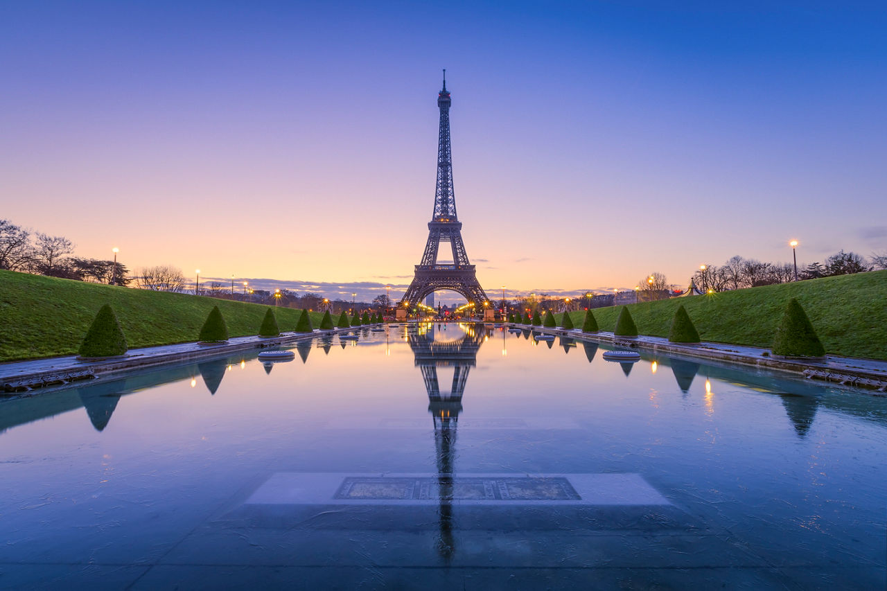 Eiffel Tower Pool Sunrise Paris