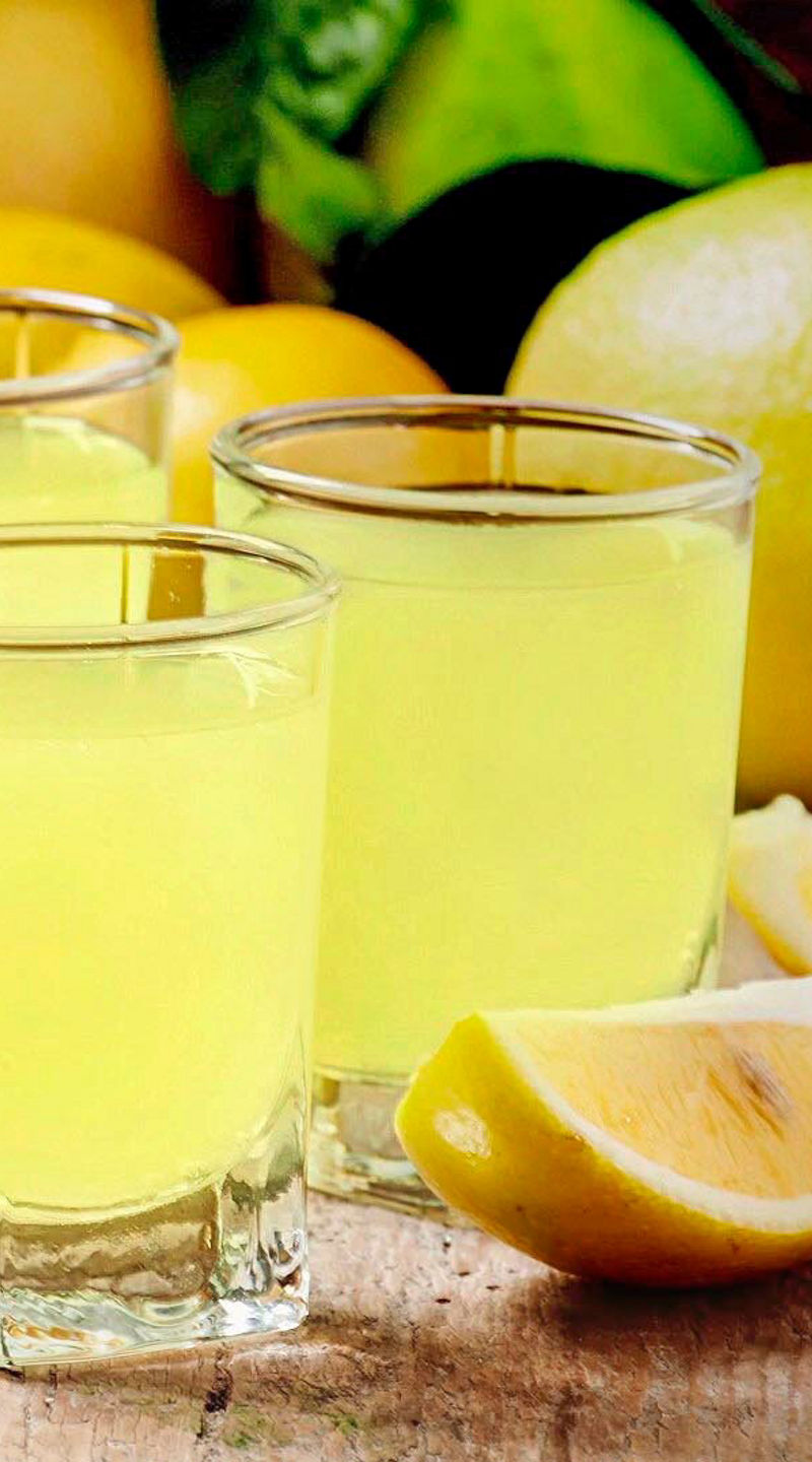 Fresh lemon drink with citrus fruits