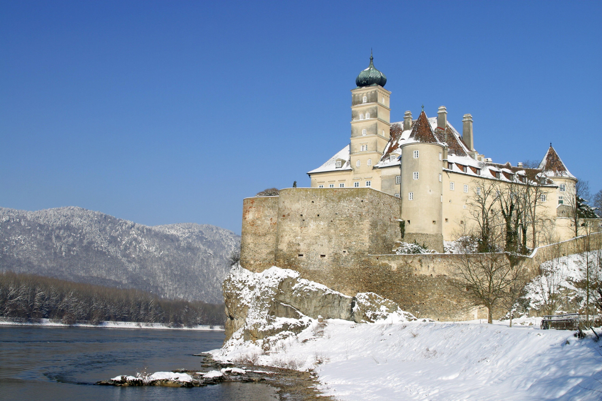 Snowy Schloss Schonbuhel Palace Wachau