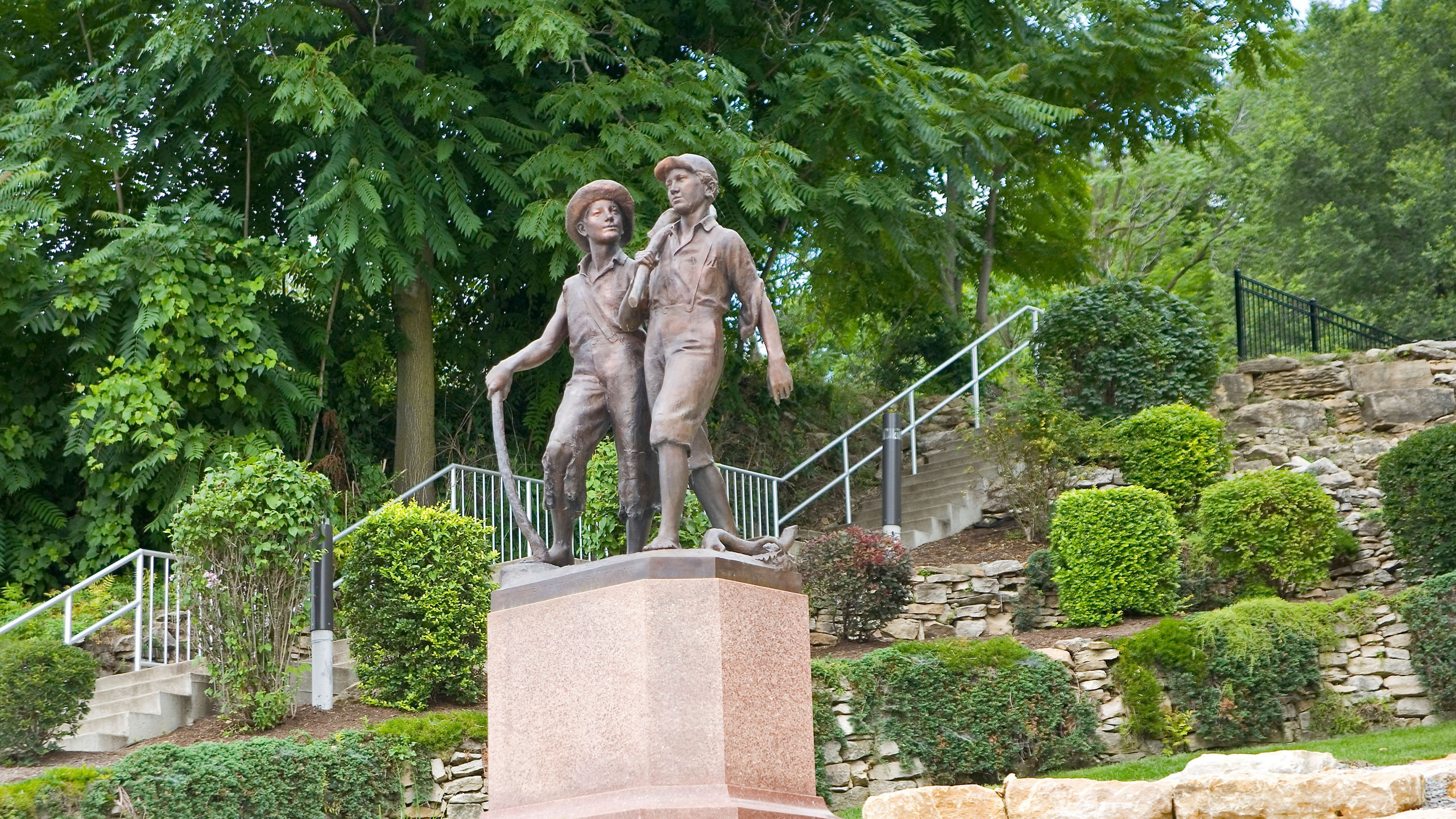 Tom Huck Statue Hannibal Missouri