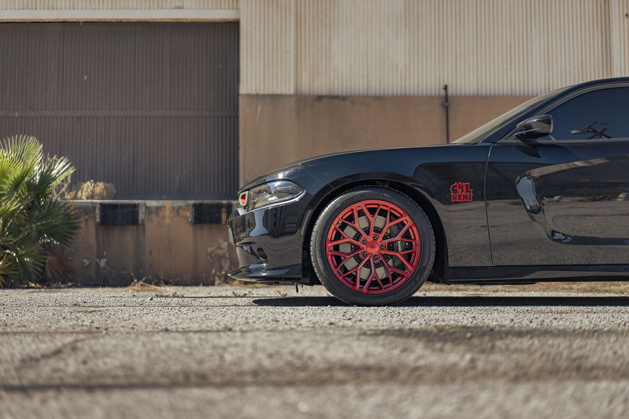 red charger on rims