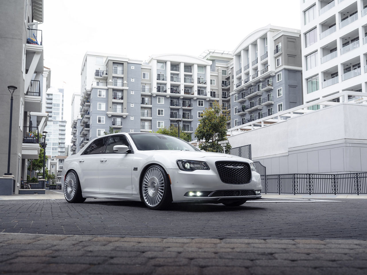 2020 Chrysler 300C S