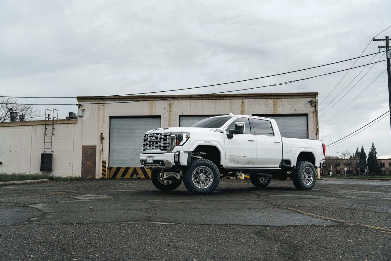 2025 GMC Sierra Denali