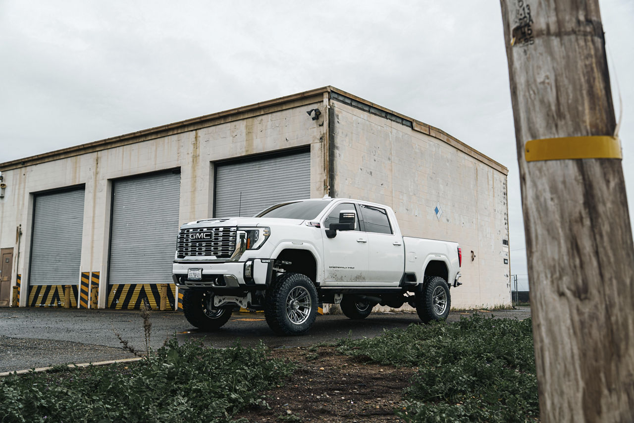 2025 GMC Sierra Denali