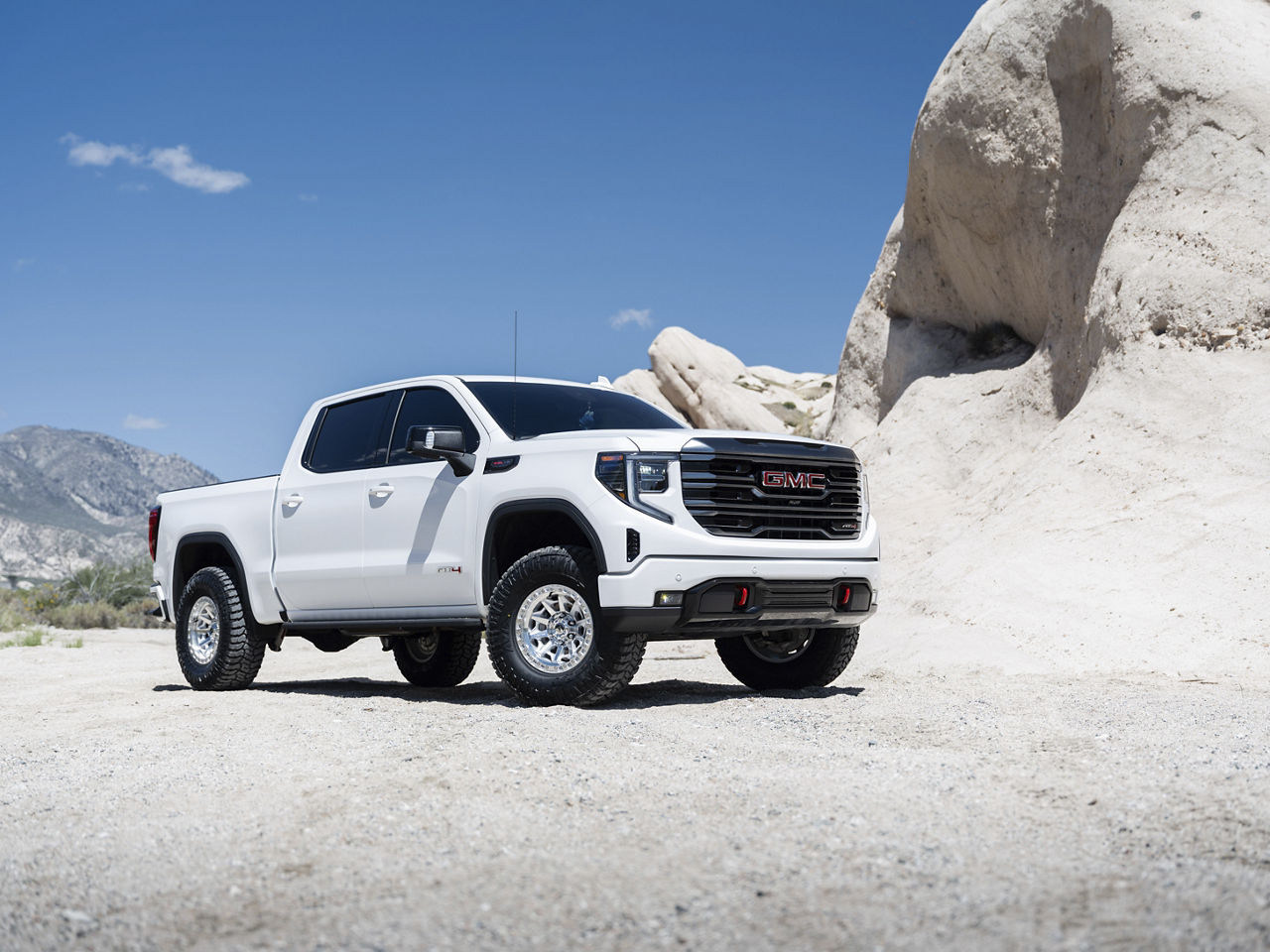 2024 GMC Sierra AT4