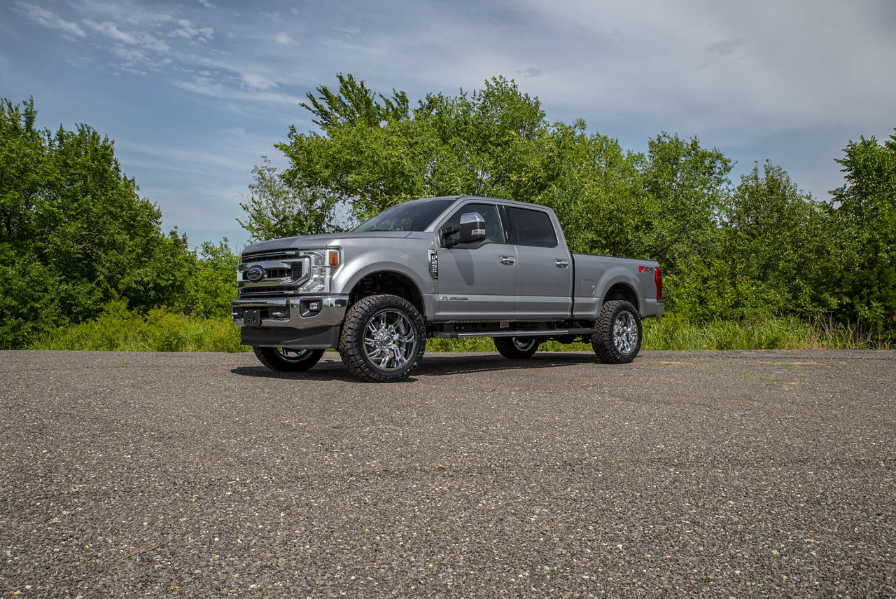 2021 Ford F250 - Fuel LOCKDOWN - Chrome | Wheel Pros