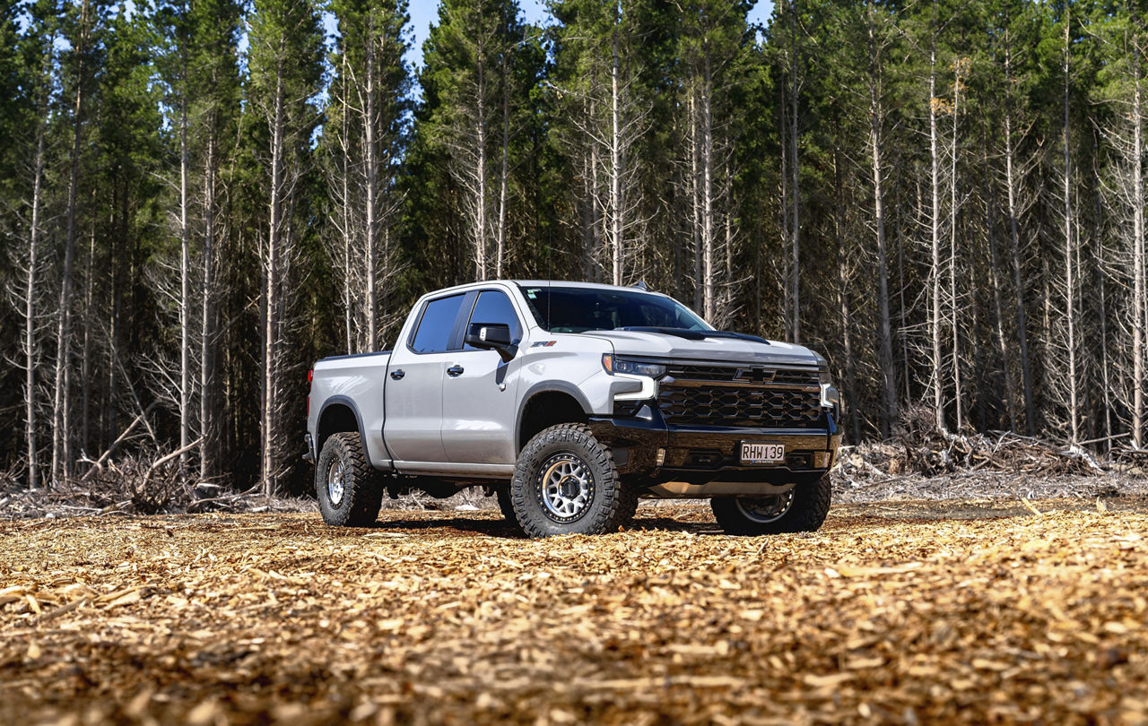 2024 Chevrolet Silverado - KMC GRS - Machined | KMC Wheels