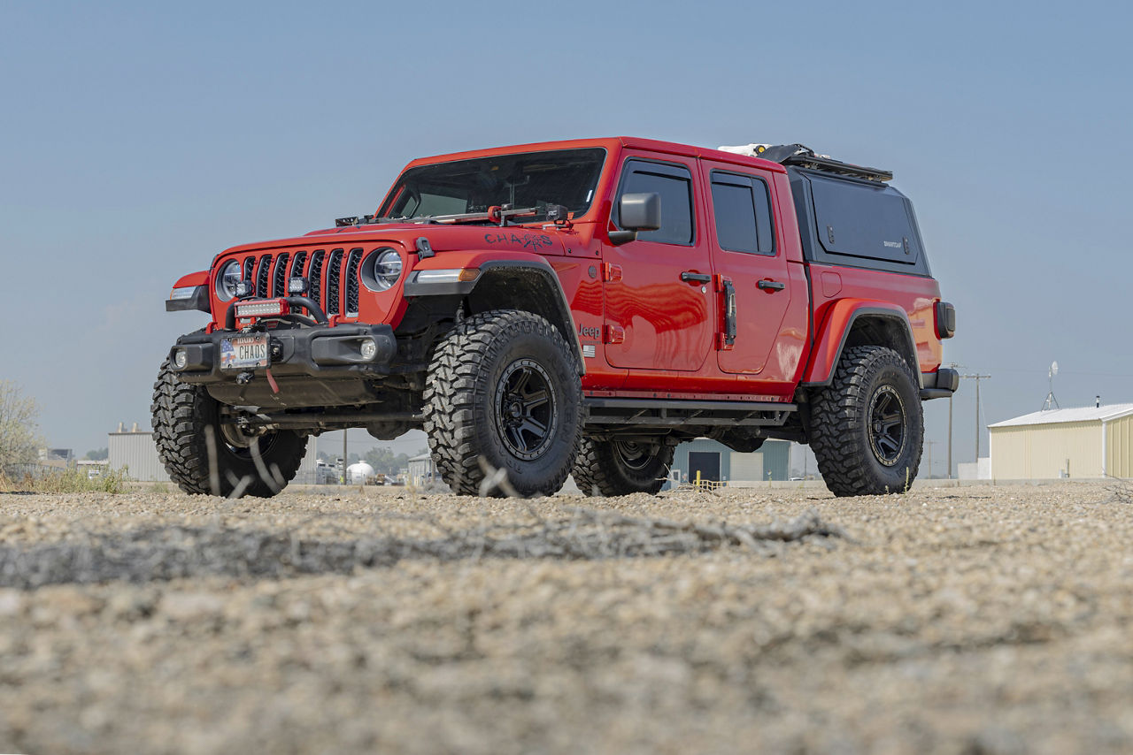 2021 Jeep Gladiator - KMC RIOT SBL - Gray