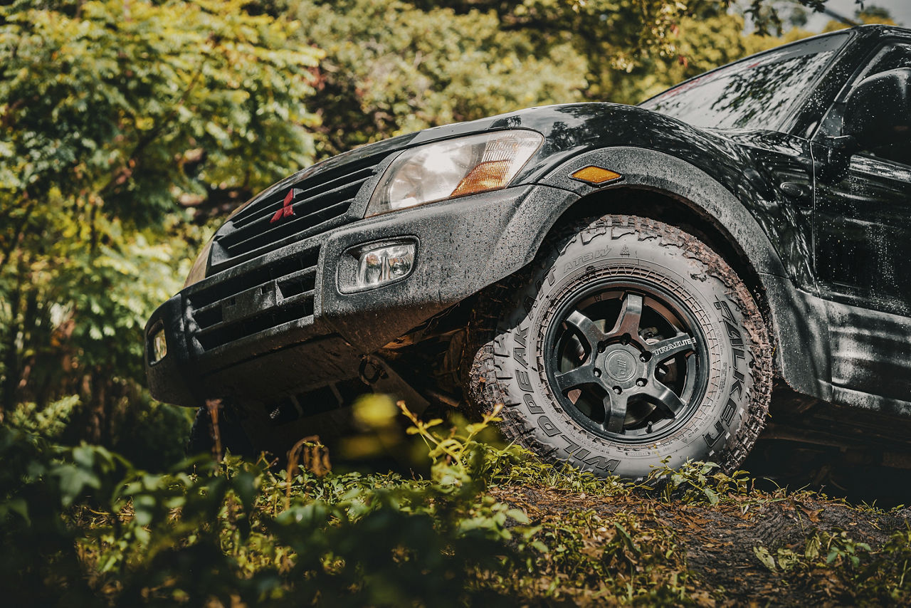 2002 Mitsubishi Montero