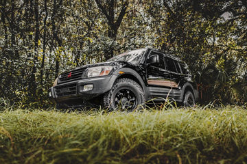 2002 Mitsubishi Montero