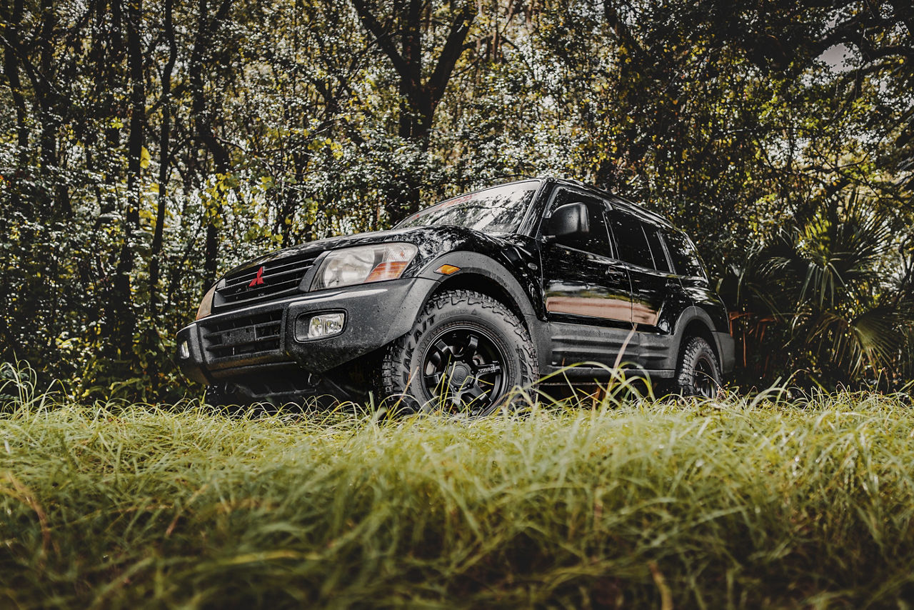 2002 Mitsubishi Montero