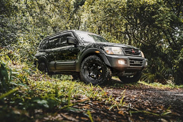 2002 Mitsubishi Montero