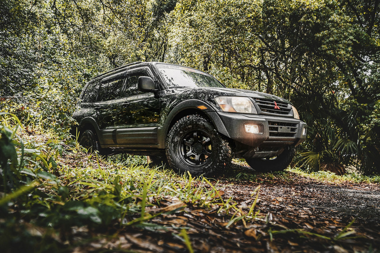 2002 Mitsubishi Montero