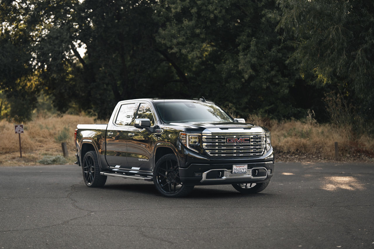 2023 GMC Sierra Denali