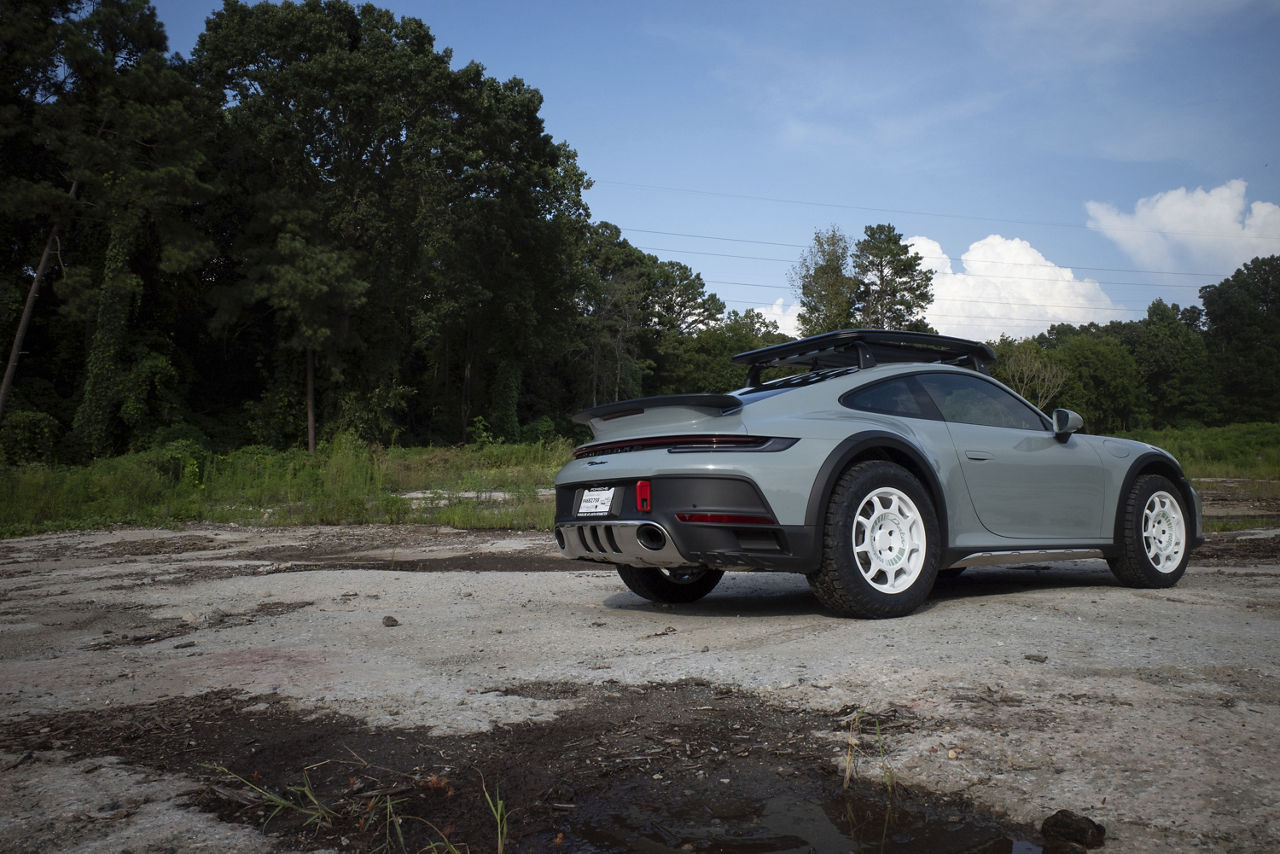 2023 Porsche 911  Dakar