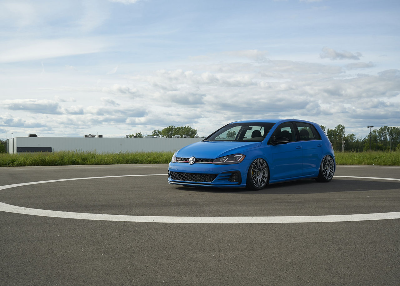 2019 Volkswagen Golf - Rotiform OZR - Gray | Wheel Pros