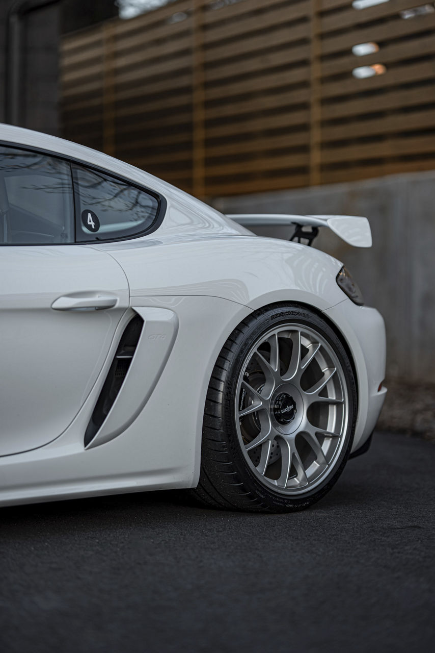 2023 Porsche 718 GT4
