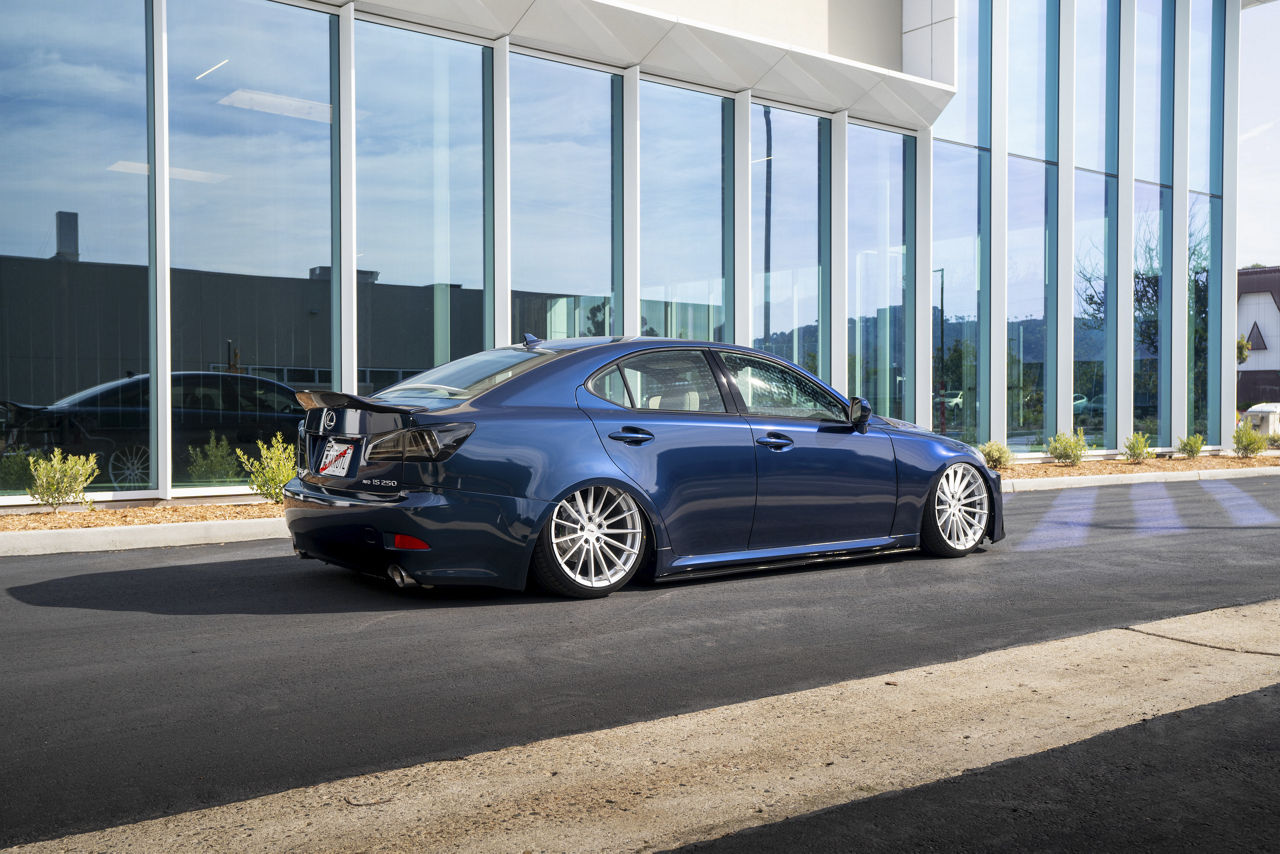 2022 Lexus IS