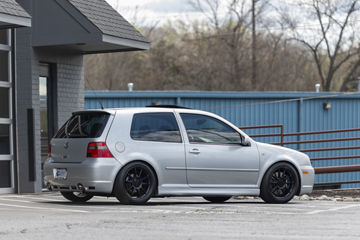 2004 Volkswagen Golf R32