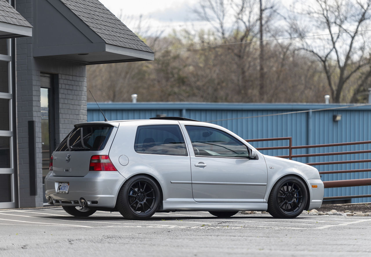 2004 Volkswagen Golf R32