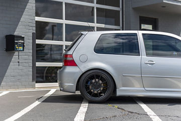 2004 Volkswagen Golf R32