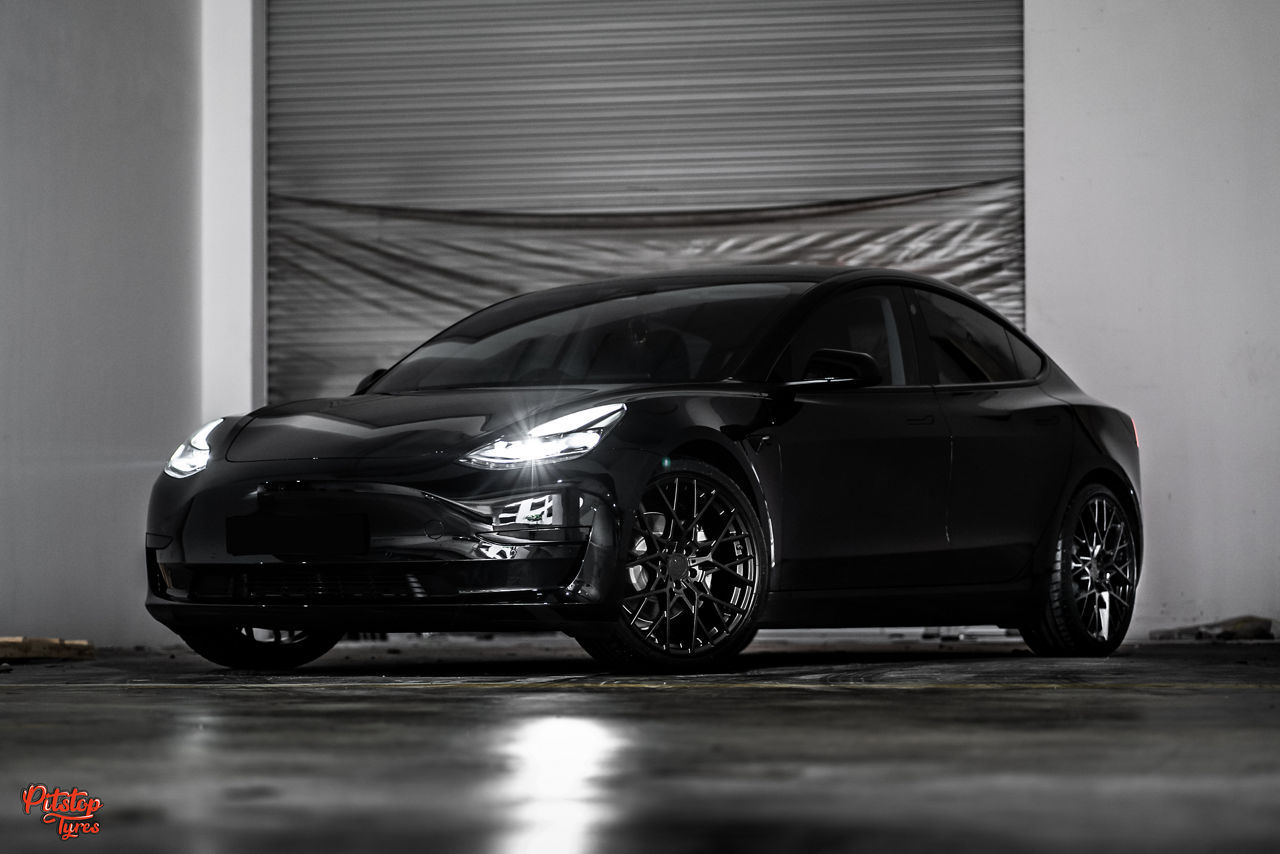 2020 Tesla Model 3 - TSW SEBRING - Black