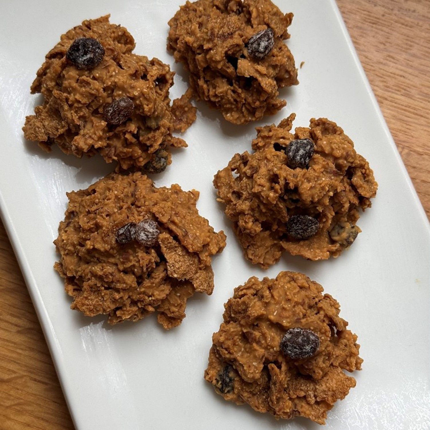 No-Bake 5-Minute Kellogg’s Raisin Bran® “Oatmeal” Cookies by Amy Shapiro, MS, RD