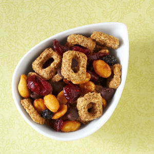Cracklin' Oat Bran Snack Mix™