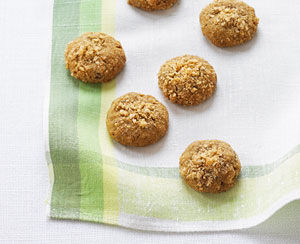 Crisp and Chewy Date Cookies