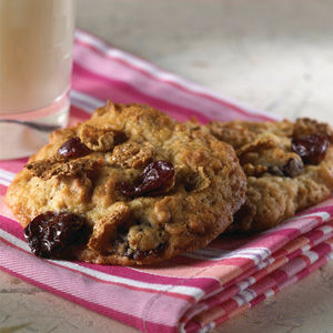 Fruit 'n' Cereal Cookies