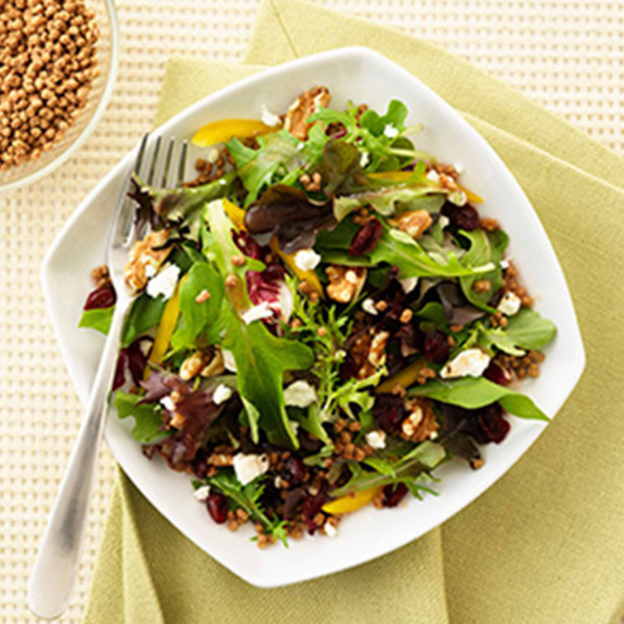 Mesclun Mix with Cranberries and Walnuts