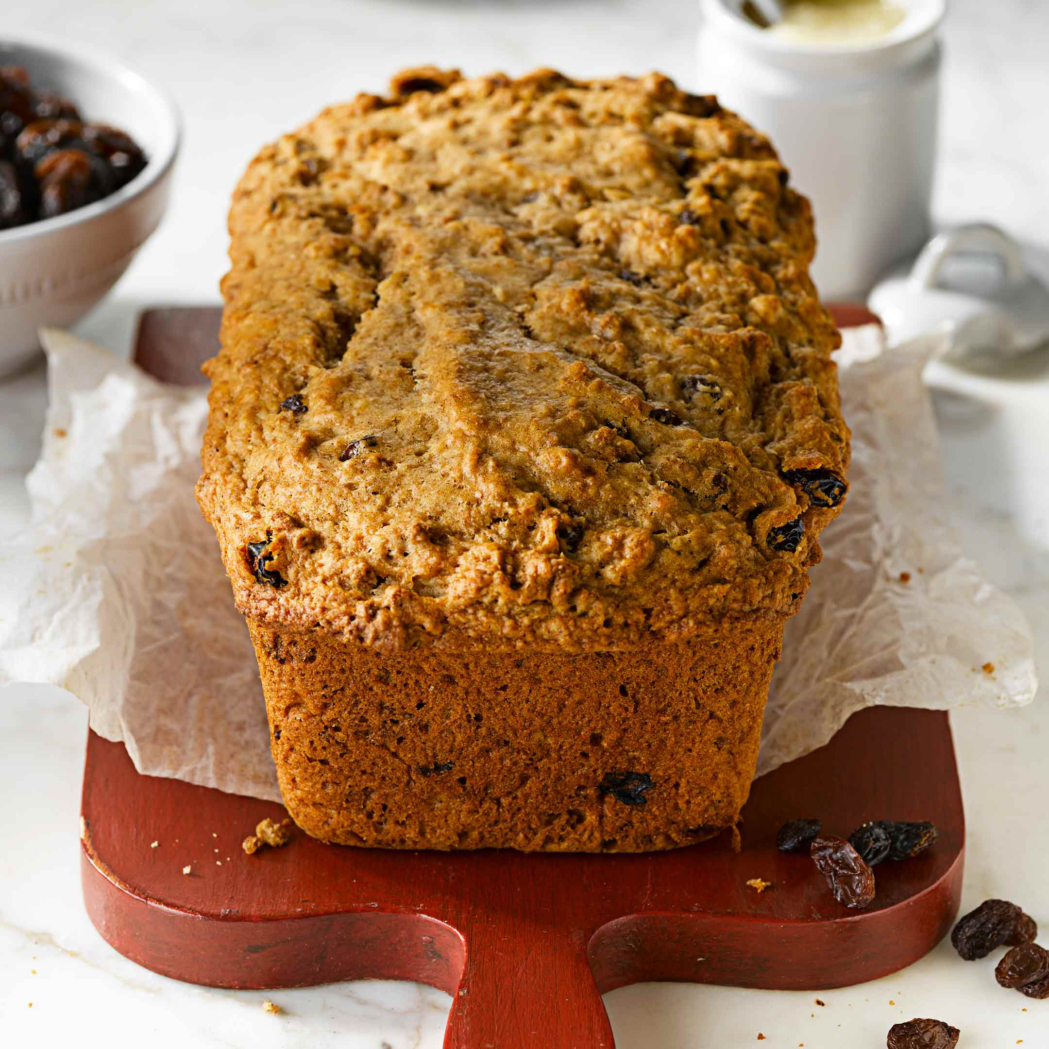 Pain à la compote de pommes et aux raisins secs