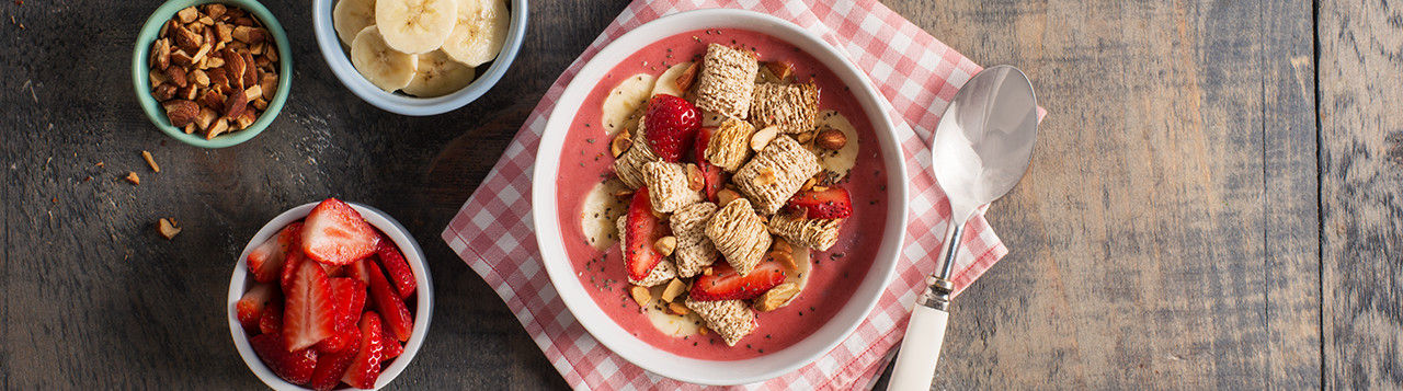 Mini Wheats* Strawberry Banana Smoothie Bowl
