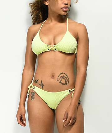 Damsel Scale braguitas de bikini brasileñas en amarillo texturizado
