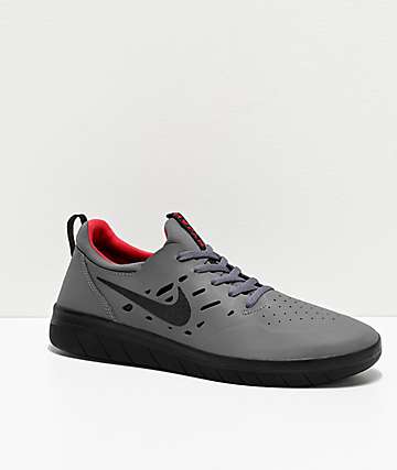 nyjah nike sb black