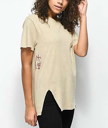 Ninth Hall Peach Fawn Chinchilla Crystal Wash T-Shirt