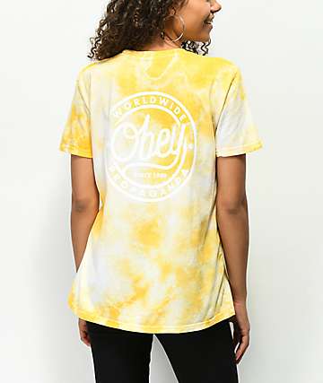 dye a shirt yellow