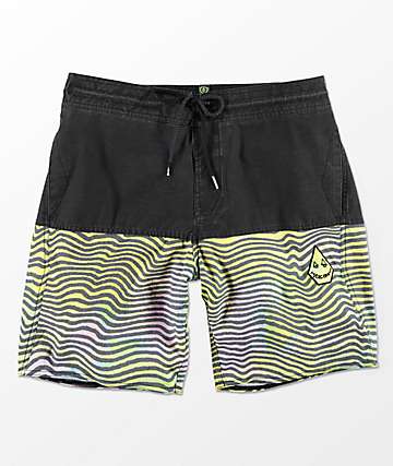 Volcom Vibes Halfstoner shorts de baño a rayas en negro y multicolor