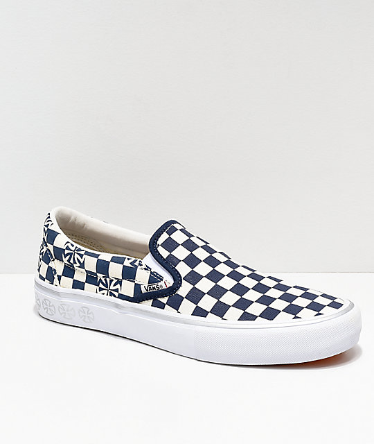 Vans x Independent Slip-On Pro Blue & White Checkerboard Skate Shoes | Zumiez